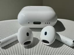 Apple AirPods 4