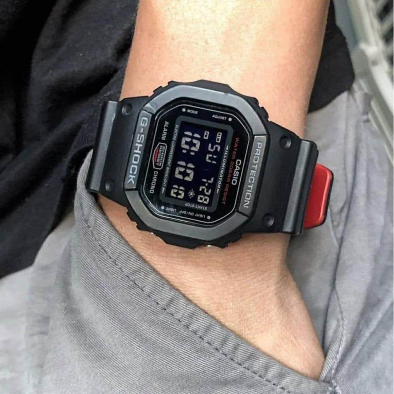 Casio G-Shock Digital DW-5600BB-1DR