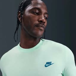 Nike Camiseta Club Logo