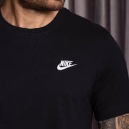 Nike Camiseta Sportswear Club