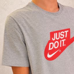 Nike Camiseta Sportswear JDI