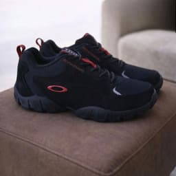 Oakley Tênis Attack
