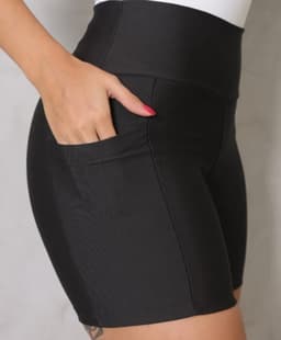 Shorts Academia com Bolso