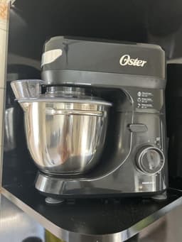 Oster Batedeira Planetária Inox III OBAT641